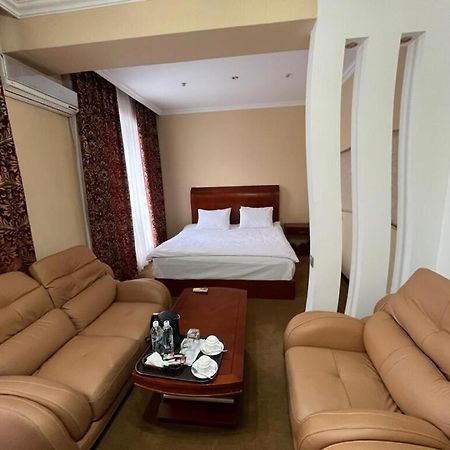 Luxurious Hotell Taraz Eksteriør bilde