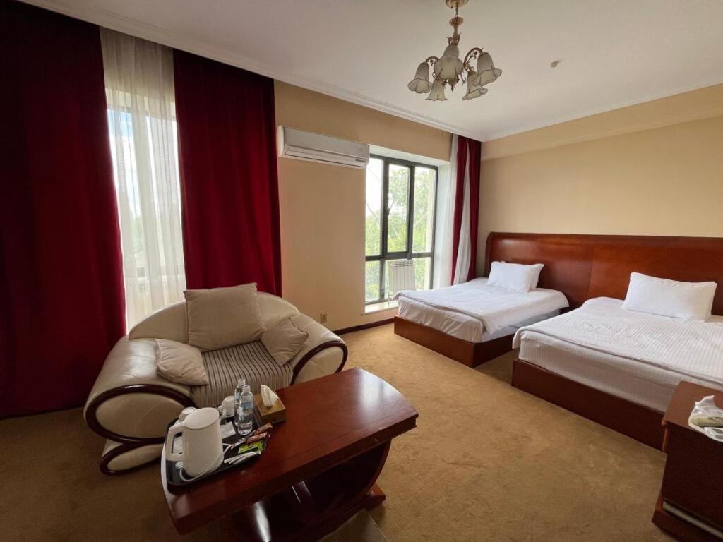 Luxurious Hotell Taraz Eksteriør bilde